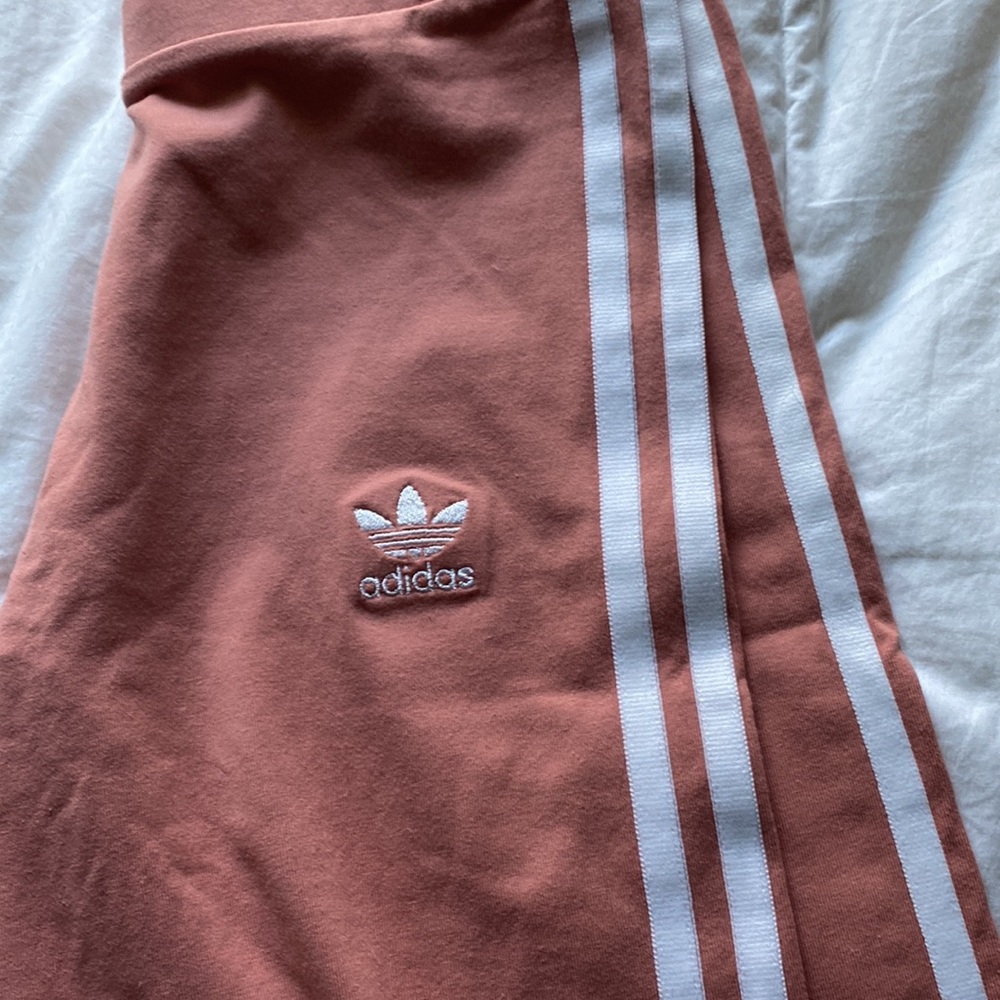LOUNGEWEAR ESSENTIALS 3-STRIPES LEGGINGS XS OUT OF STOCK - Picture 5 of 6
